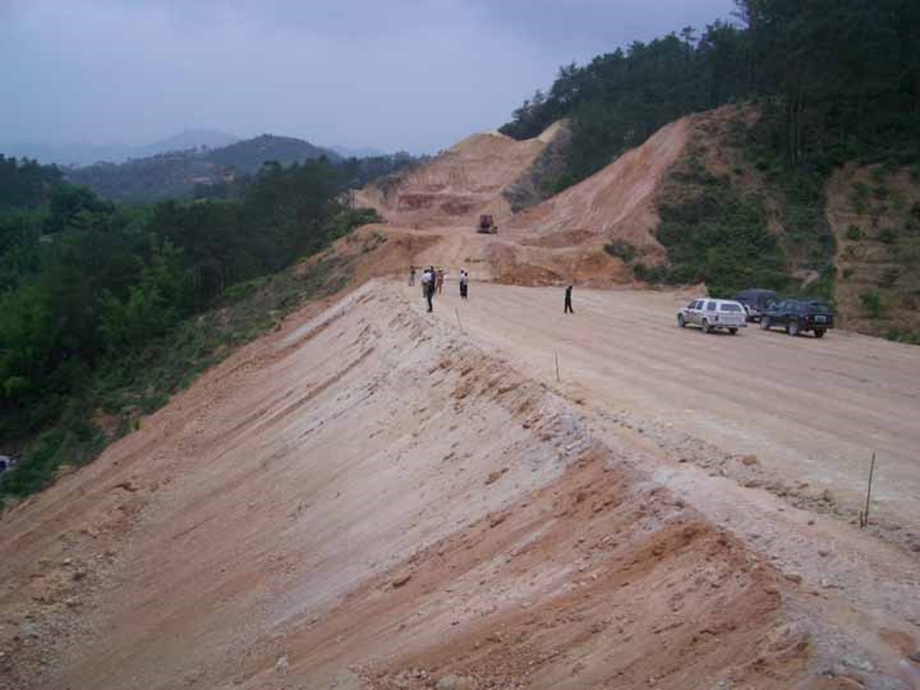 路基工程软土、挡土墙、排水.ppt_第2页